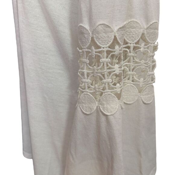 New Directions Off White 3/4 Length Lace Sleeve Asymmetrical Top Size M - Picture 6 of 9